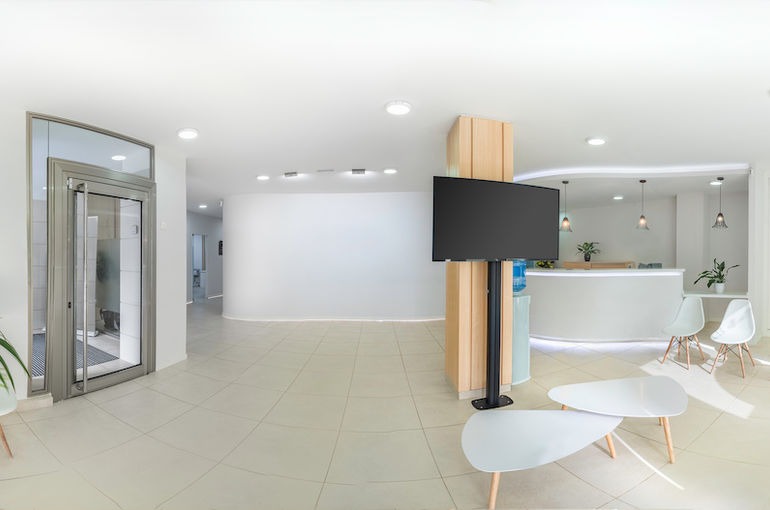 塗装で変わる病院・クリニックの印象、患者のためにも考えて