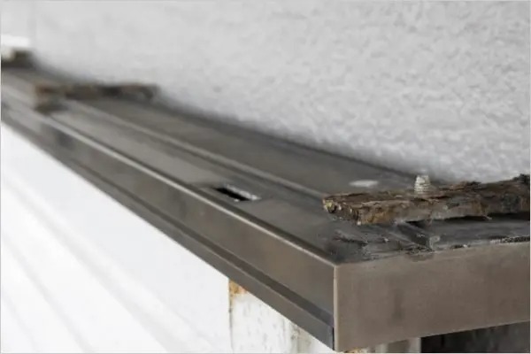 雨漏り板金補修