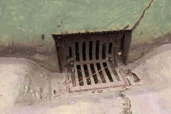 ベランダの排水詰まり